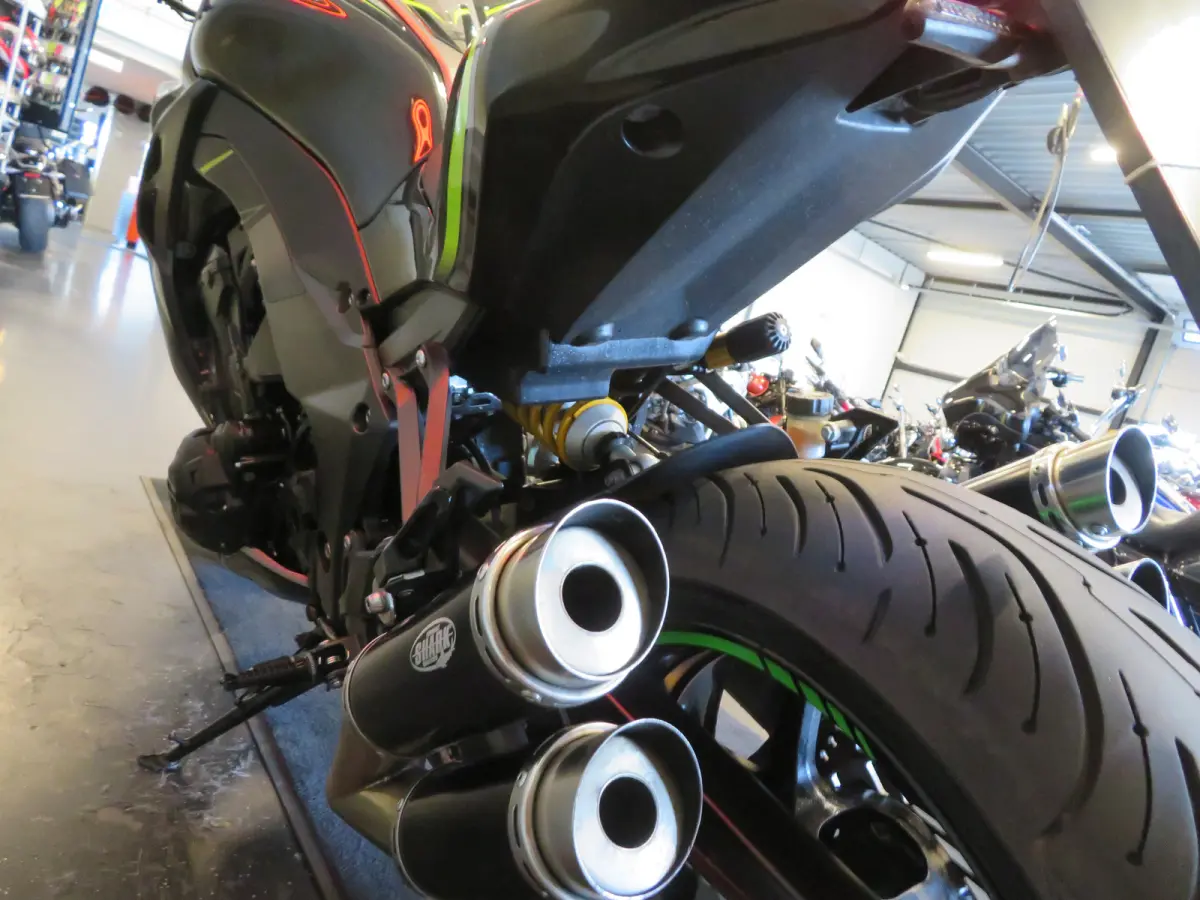 Z1000 1STE EIG. SHARK TOP!