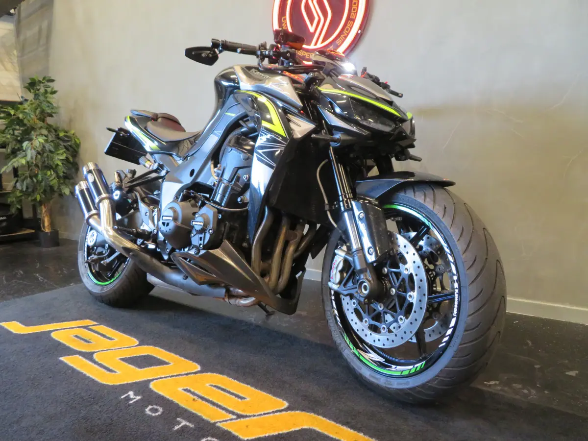 Z1000 1STE EIG. SHARK TOP!
