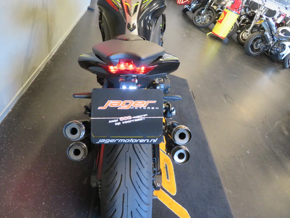 Z1000 1STE EIG. SHARK TOP!