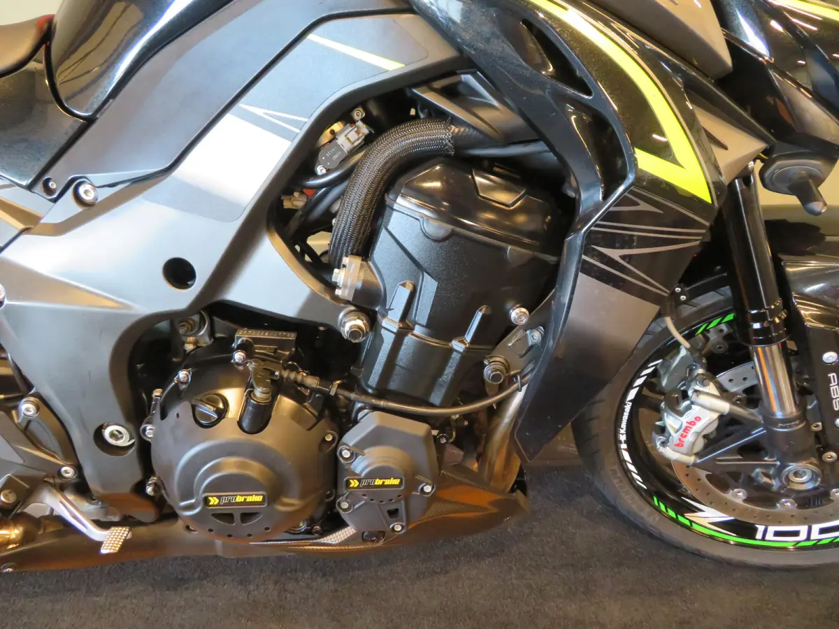 Z1000 1STE EIG. SHARK TOP!