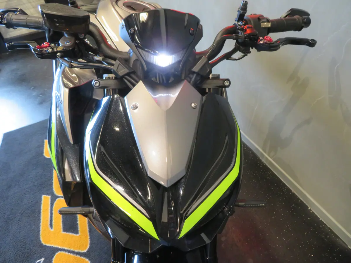 Z1000 1STE EIG. SHARK TOP!