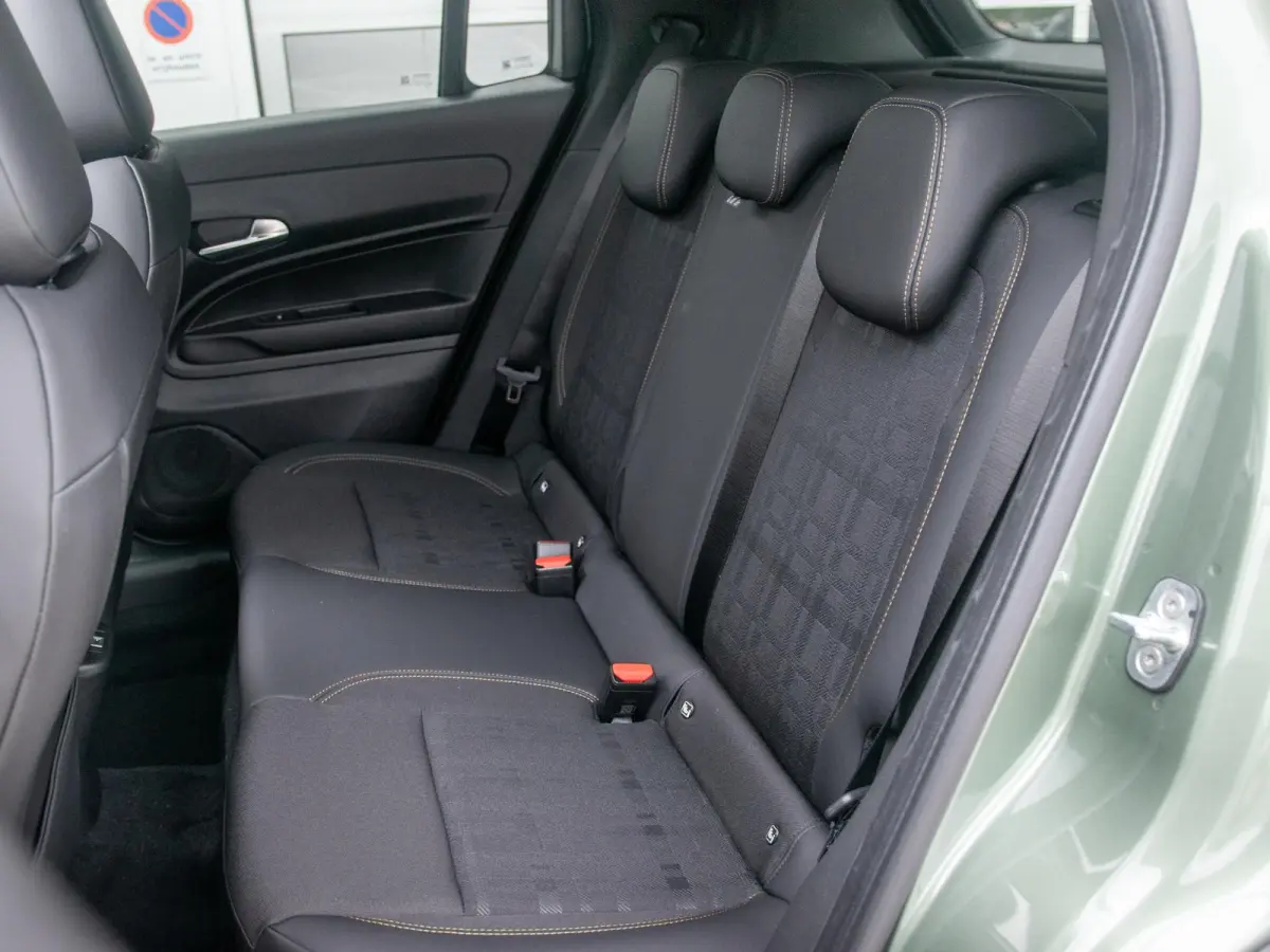 1.2 e-Hybrid 85th Anniversary | Schuif/Kanteldak | Winter Pack | Handsfree Achterklep | Adapt. Cruise | Convenience Pack | Bicolore