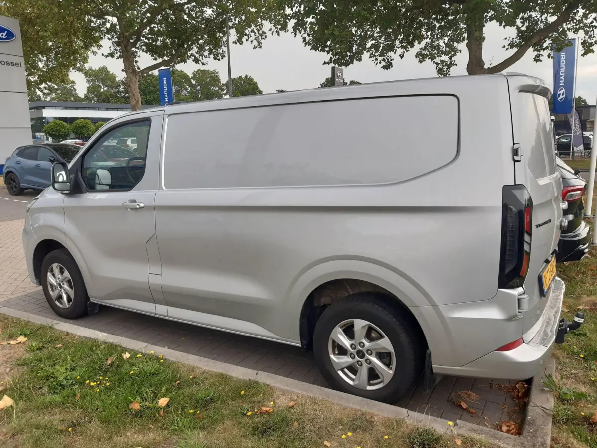 280 2.0 TDCI L1H1 Limited | 5 jaar Fabrieksgarantie! | Trekhaak | LED | Keyless | Stoelverwarming