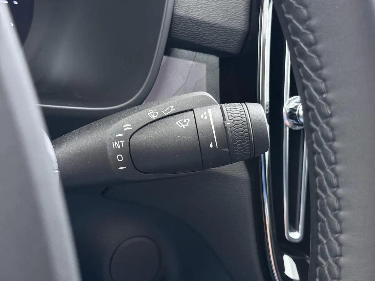 Recharge Twin Intro Edition 78 kWh 4WD VAN:36.900,- VOOR:32.440 ,- UW HERFSTVOORDEEL:4.460,-SOH:91%  | WARMTEPOMP | ORIGINEEL NEDERLANDSE AUTO | VOLLEDIG VOLVO DEALER-ONDERHOUDEN | ELEKTRISC
