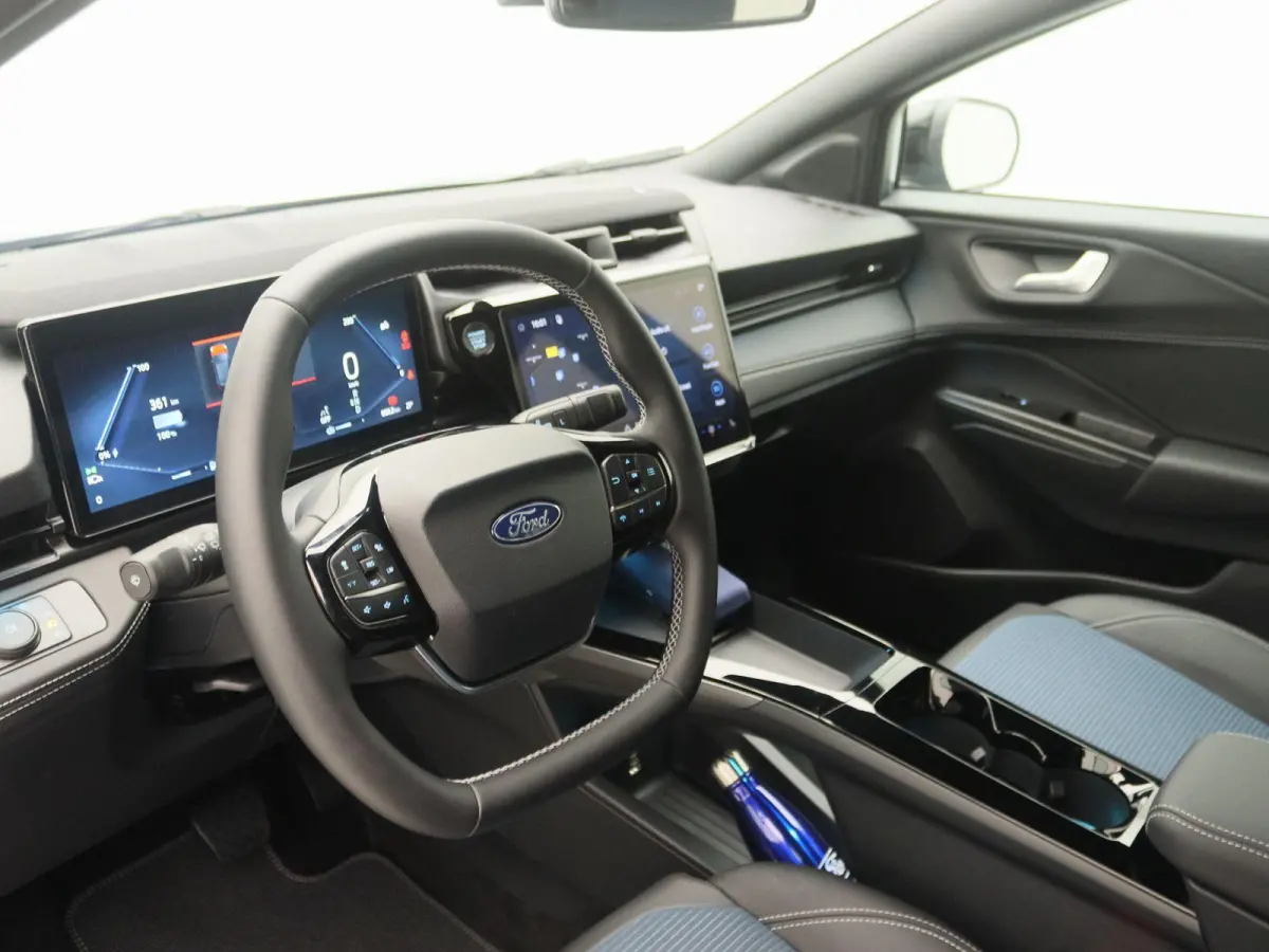BlueCruise Edition 47 kWh | UIT VOORRAAD LEVERBAAR | Winterpack | Matrix LED | 360 graden camera |