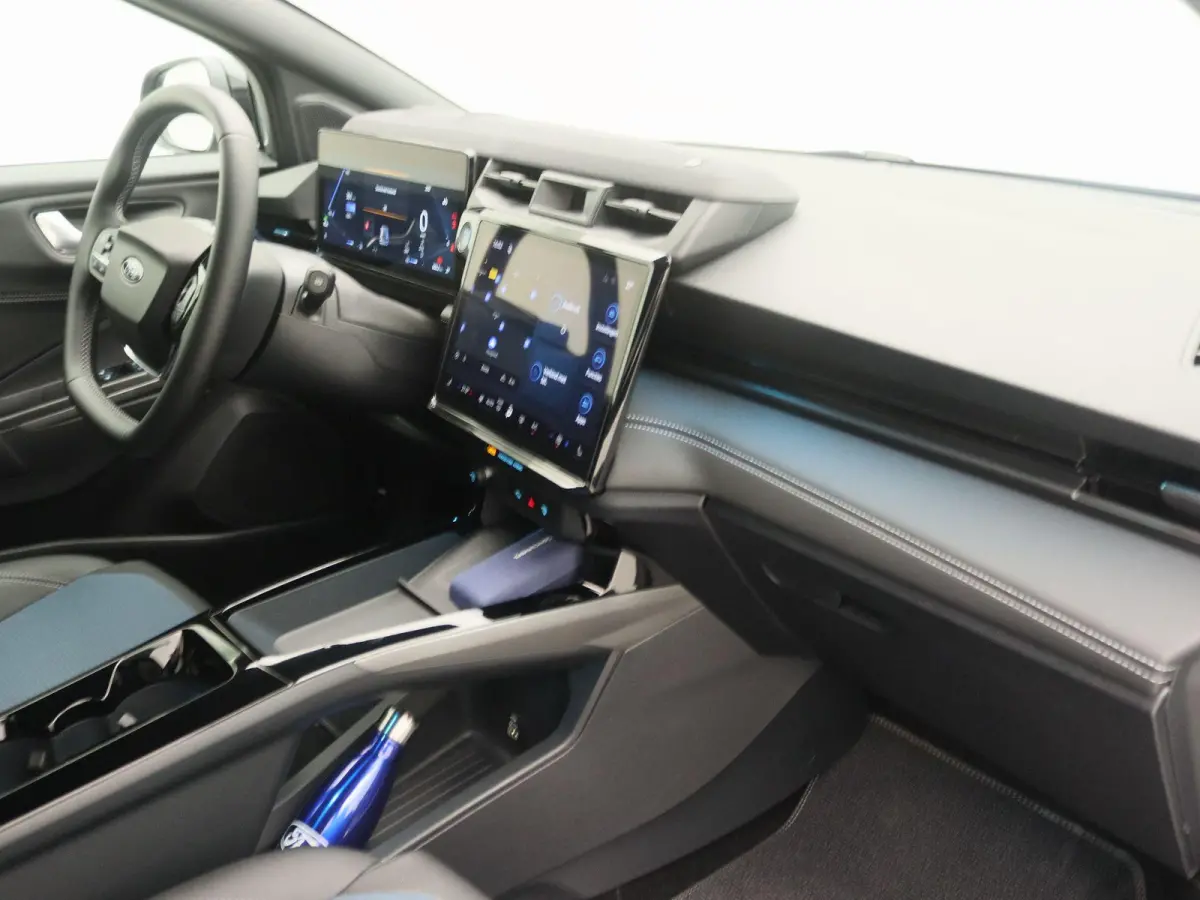 BlueCruise Edition 47 kWh | UIT VOORRAAD LEVERBAAR | Winterpack | Matrix LED | 360 graden camera |
