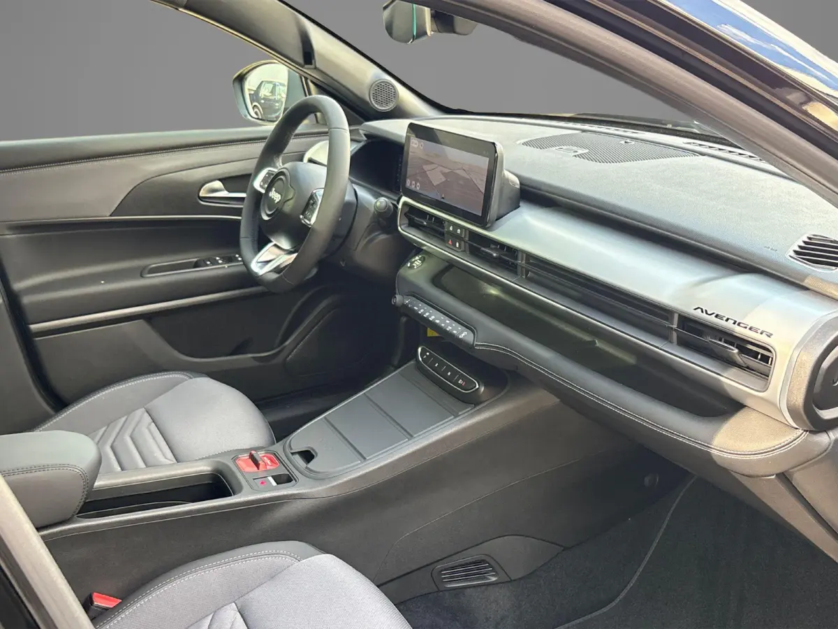 Summit 54 kWh MY'27 | Apple Carplay/ Android Auto | Stoelverwarming | Elektrisch Schuif/kanteldak | LMV 18" |