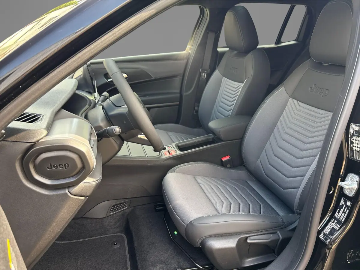 Summit 54 kWh MY'27 | Apple Carplay/ Android Auto | Stoelverwarming | Elektrisch Schuif/kanteldak | LMV 18" |