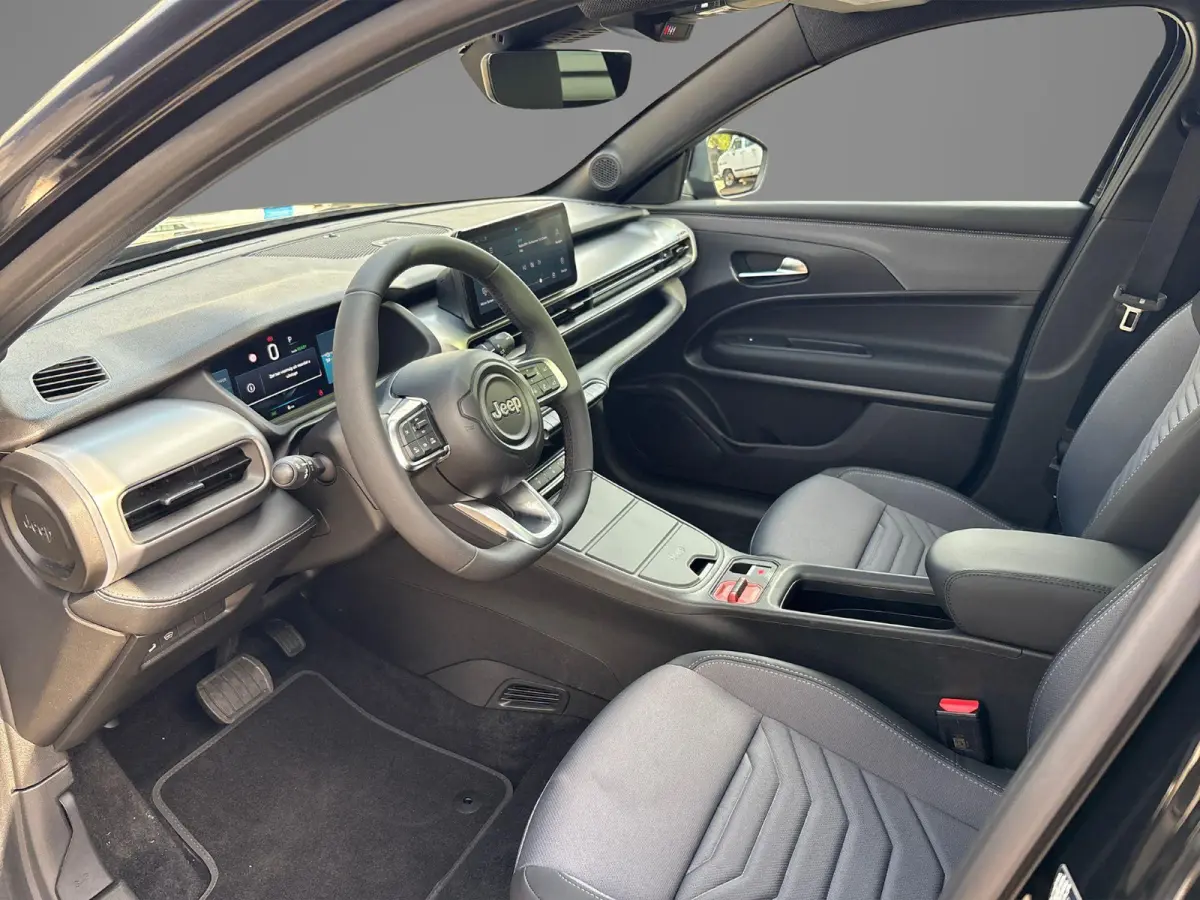 Summit 54 kWh MY'27 | Apple Carplay/ Android Auto | Stoelverwarming | Elektrisch Schuif/kanteldak | LMV 18" |