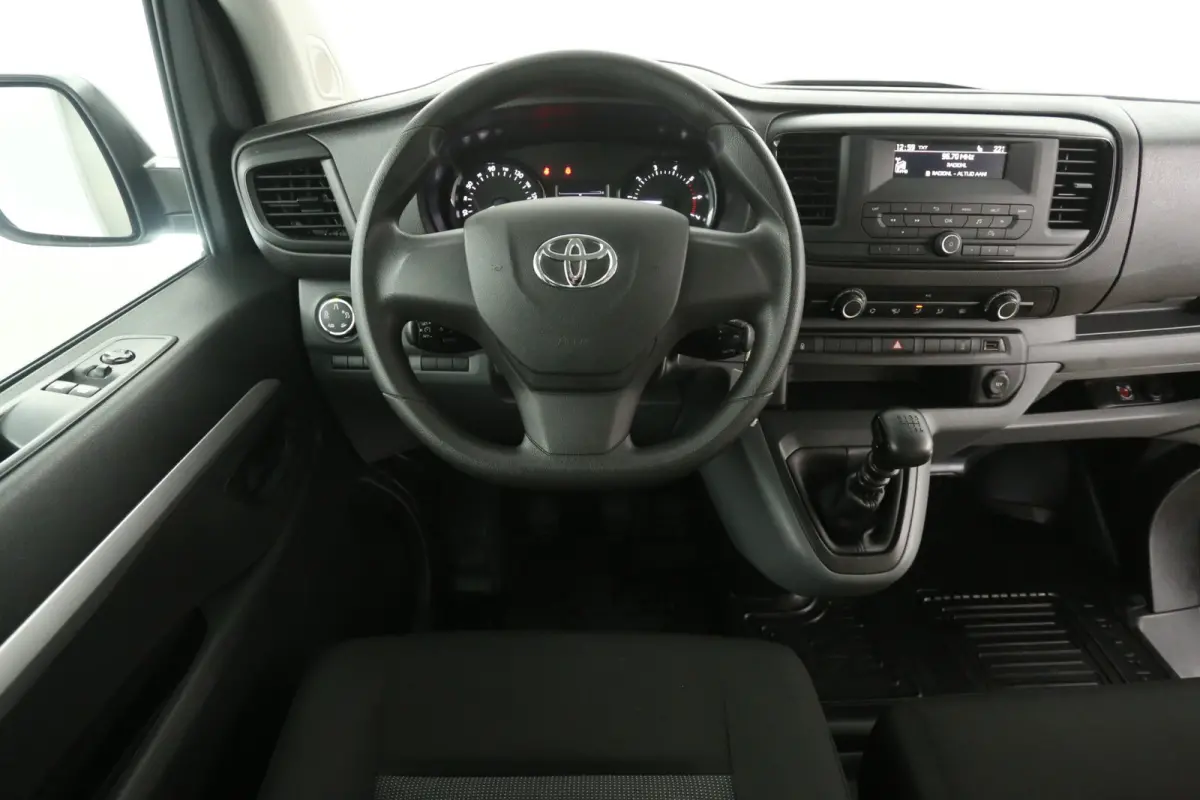 2.0 D-4D Navigator Long L3H1 | DC | 6 Zits | Airco | Cruise | Trekhaak | Parkeersens.