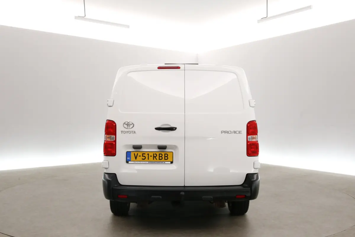 2.0 D-4D Navigator Long L3H1 | DC | 6 Zits | Airco | Cruise | Trekhaak | Parkeersens.