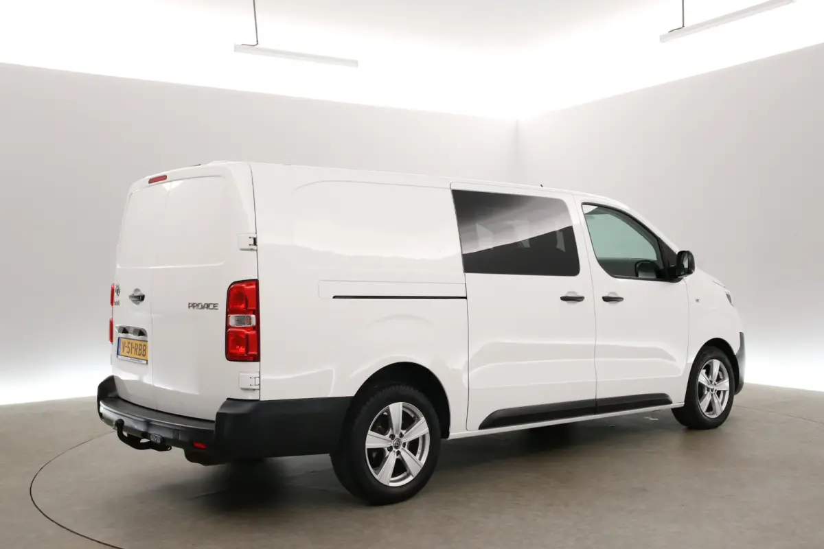 2.0 D-4D Navigator Long L3H1 | DC | 6 Zits | Airco | Cruise | Trekhaak | Parkeersens.