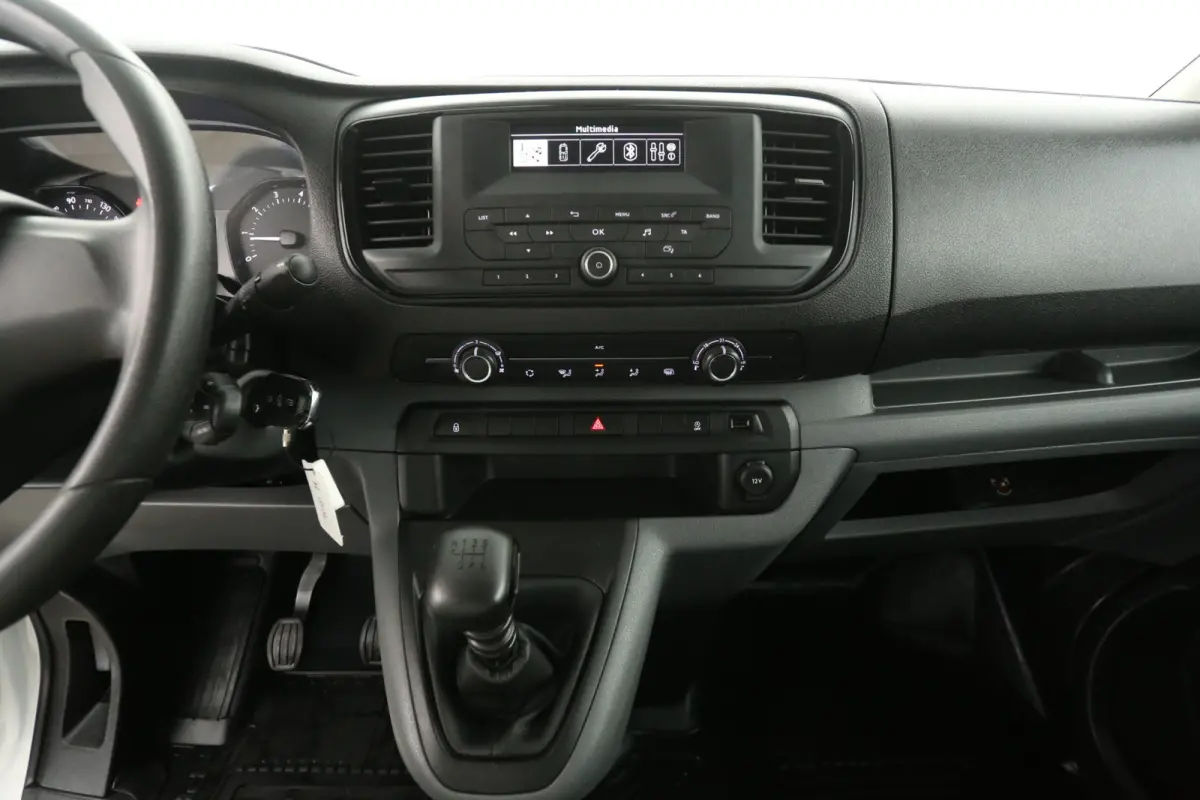 2.0 D-4D Navigator Long L3H1 | DC | 6 Zits | Airco | Cruise | Trekhaak | Parkeersens.