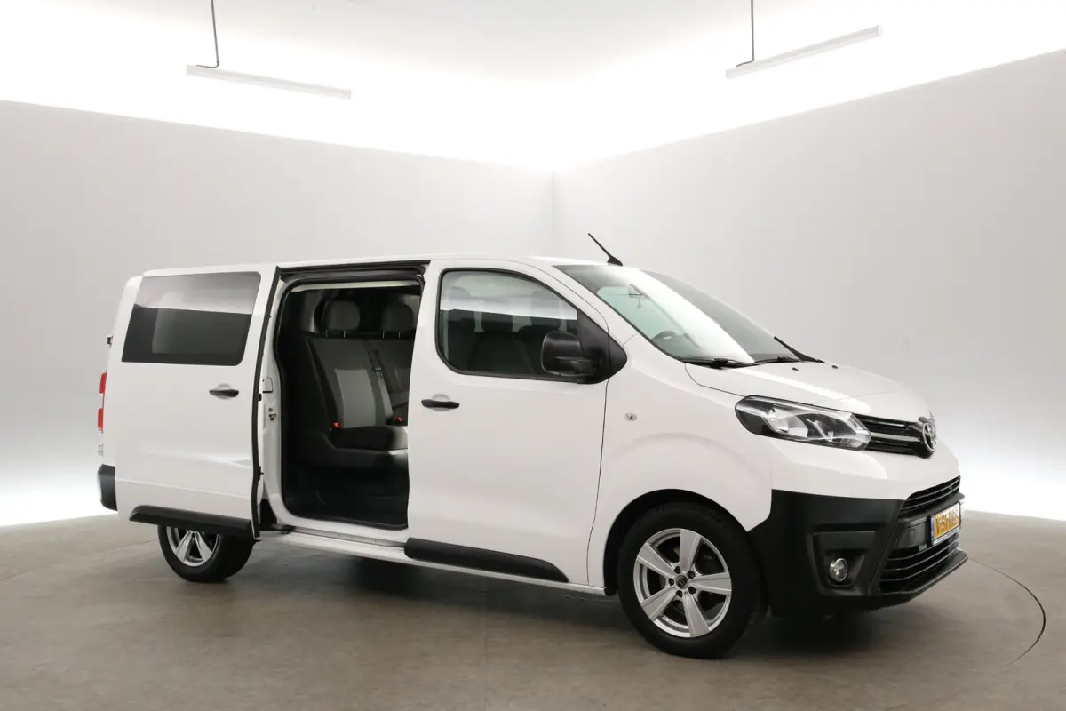 2.0 D-4D Navigator Long L3H1 | DC | 6 Zits | Airco | Cruise | Trekhaak | Parkeersens.