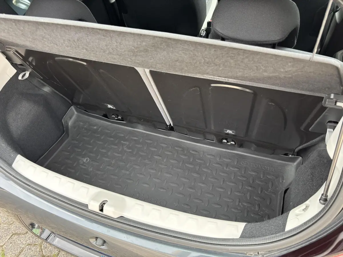 1.0 VVT-i x-joy | 15'' velgen | Camera | Carplay