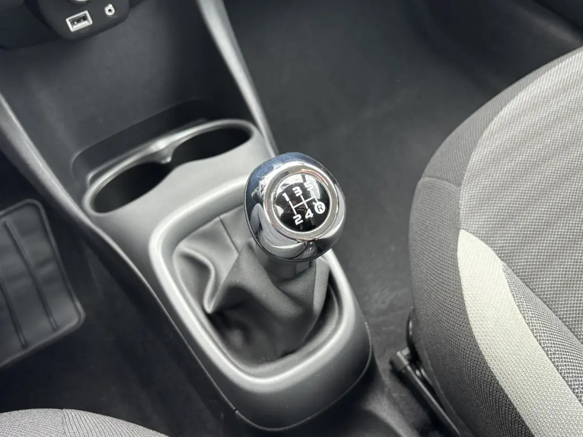 1.0 VVT-i x-joy | 15'' velgen | Camera | Carplay