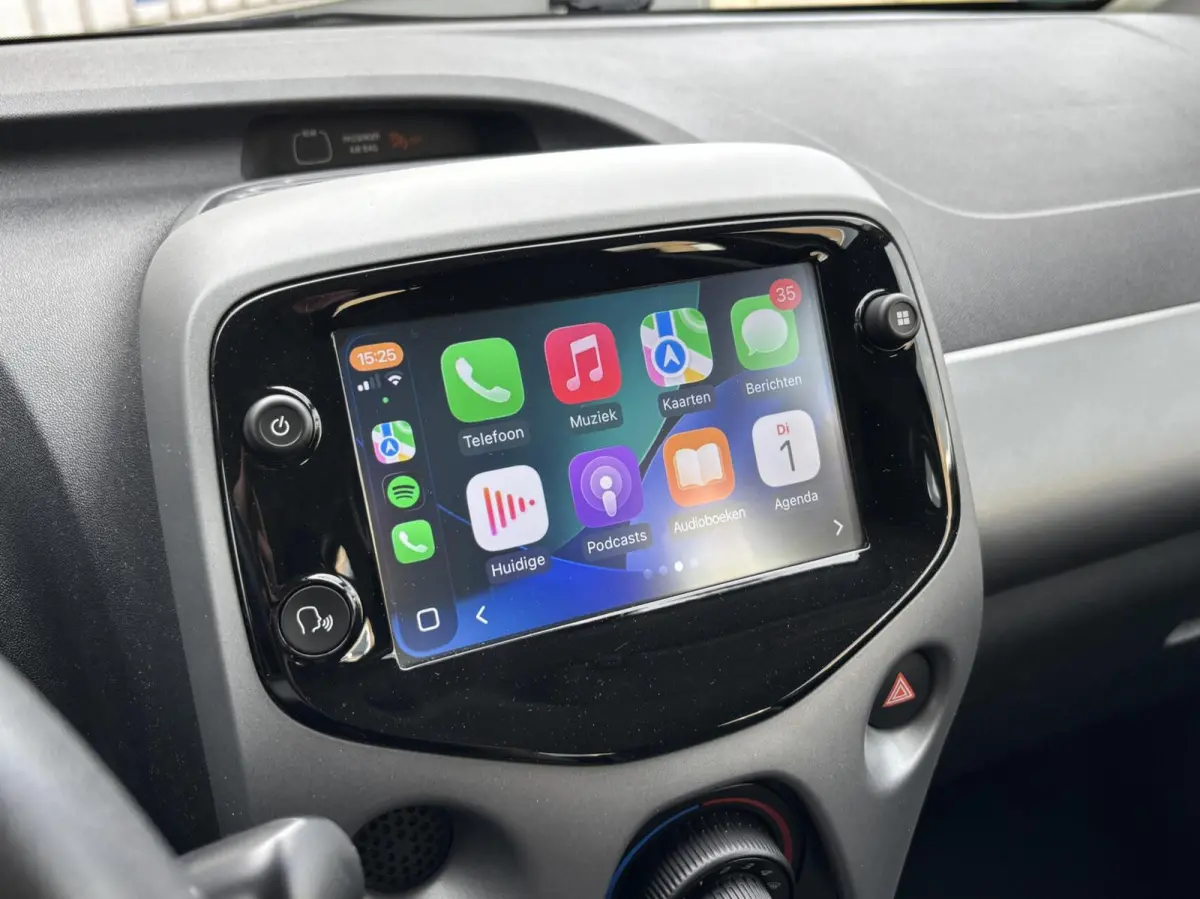 1.0 VVT-i x-joy | 15'' velgen | Camera | Carplay