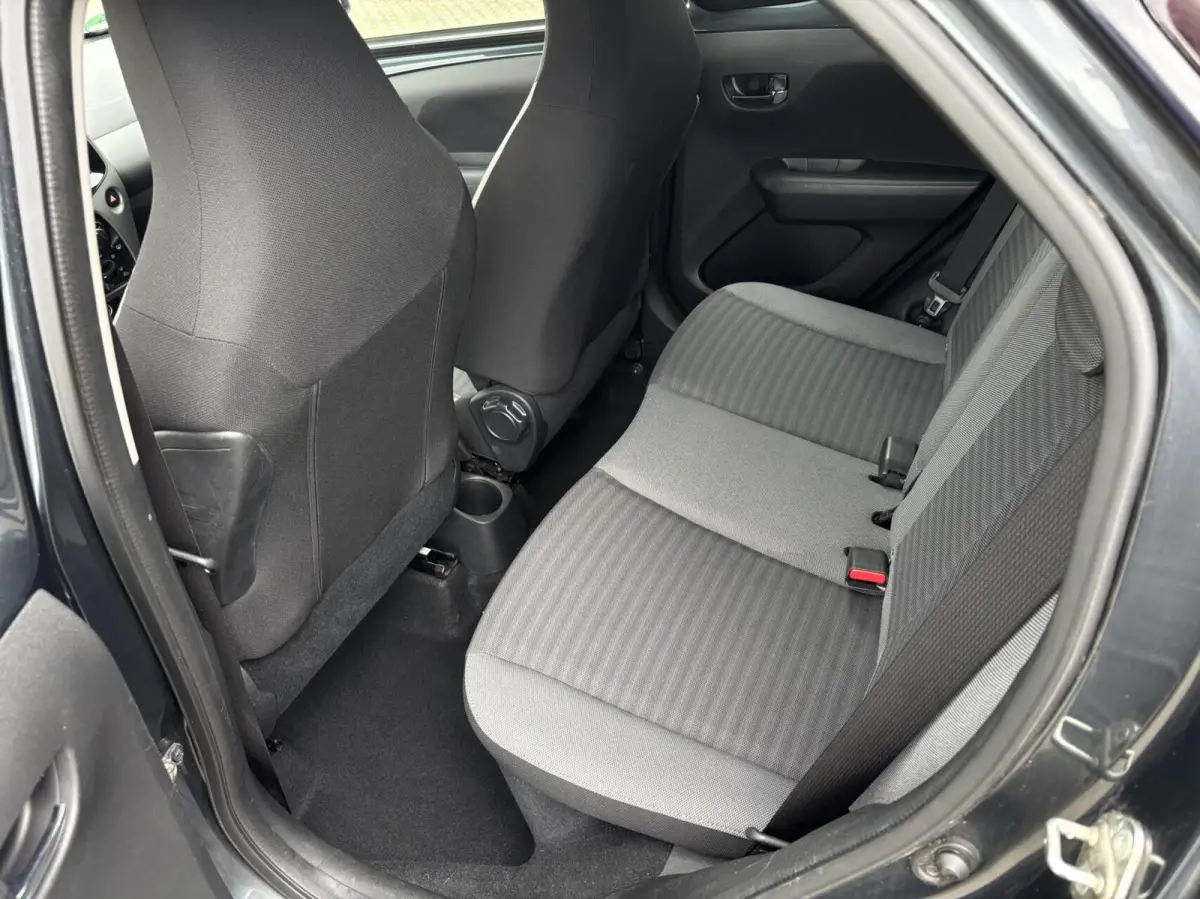1.0 VVT-i x-joy | 15'' velgen | Camera | Carplay