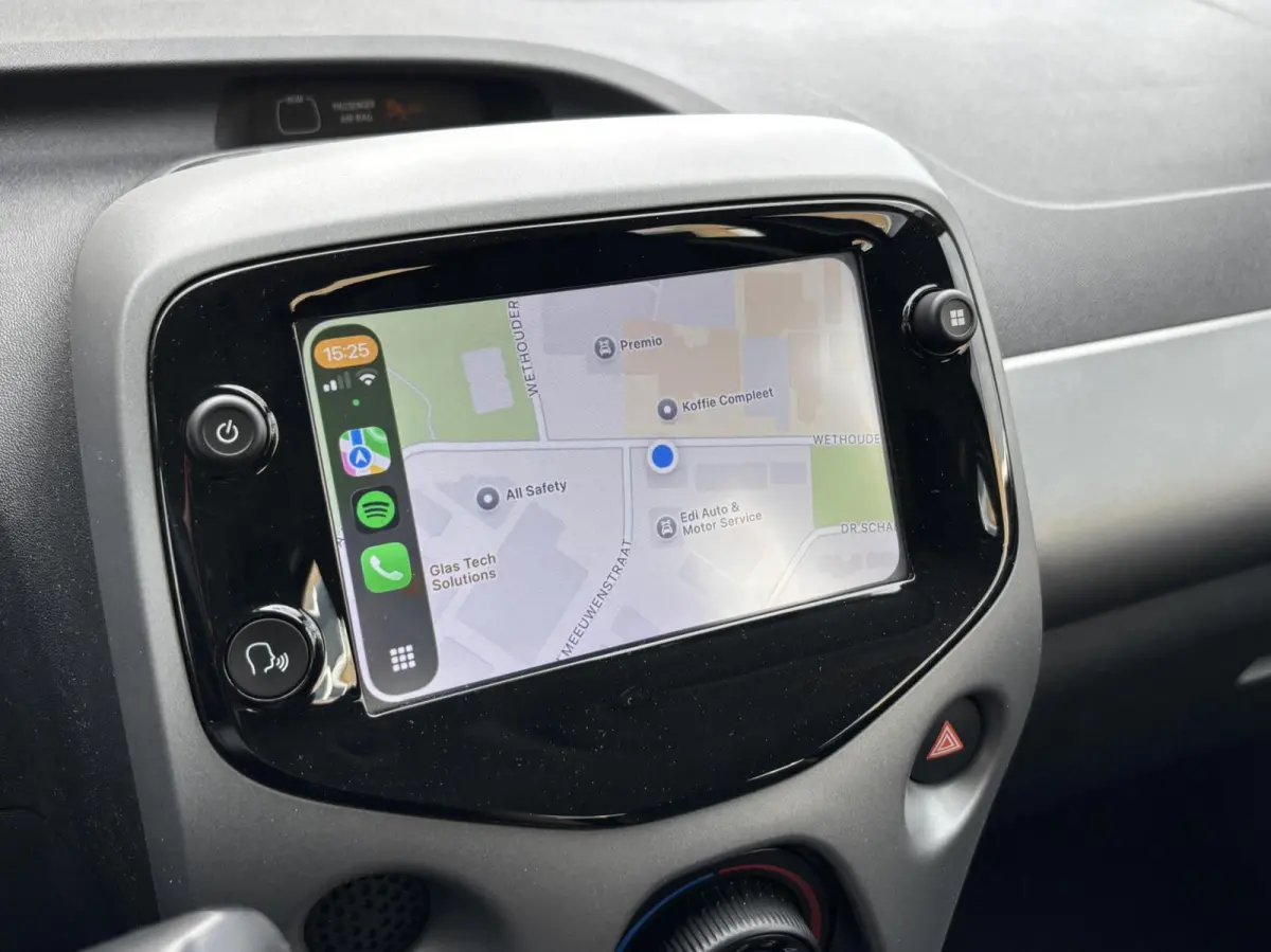 1.0 VVT-i x-joy | 15'' velgen | Camera | Carplay