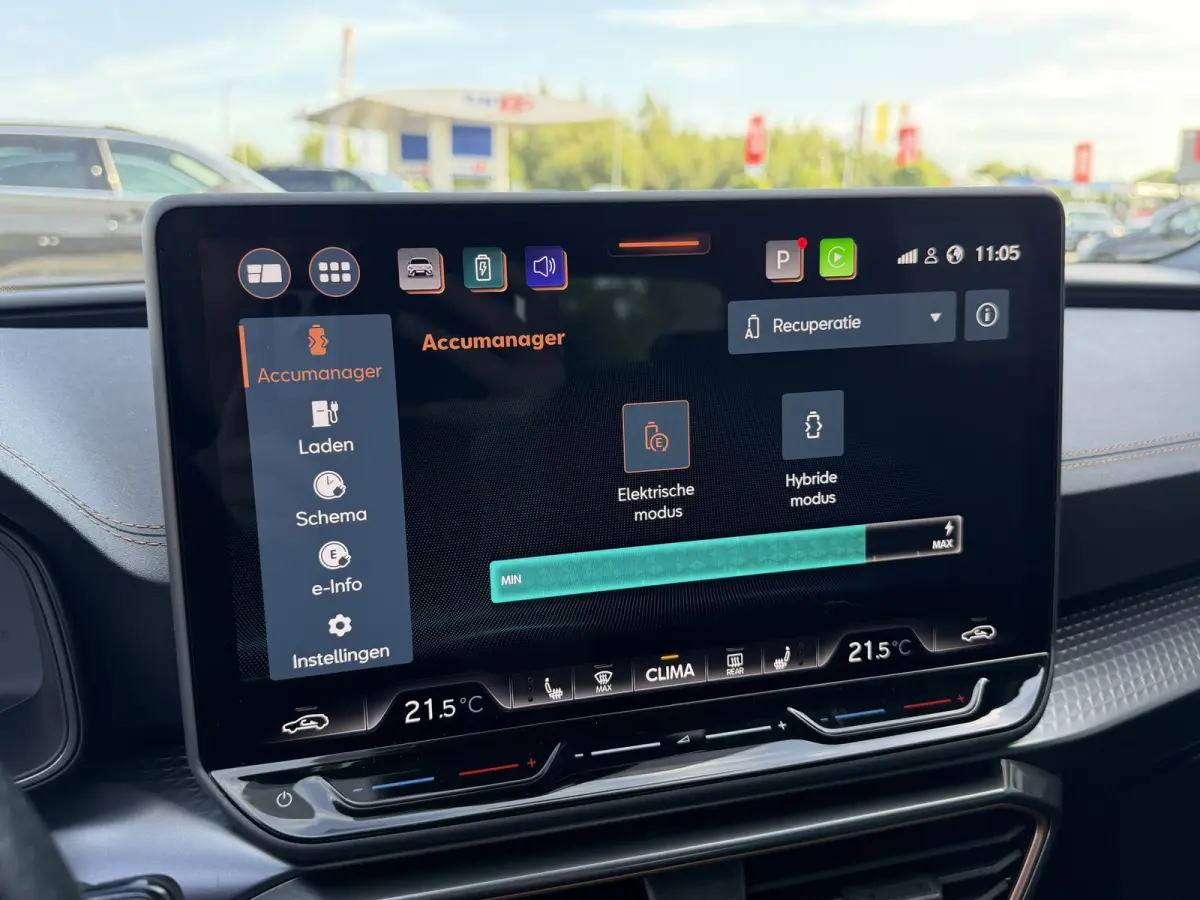 1.5 TSI e-Hybrid 204 PK Business Carplay Achteruitrijcamera Keyless Entry Stuurverwarming Matrix LED Elektrisch bereik (WLTP): Tot ca. 131 km!!