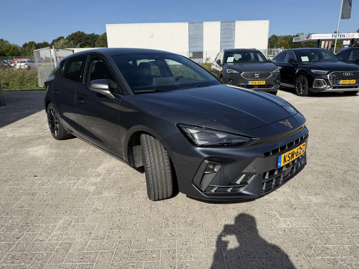 1.5 TSI e-Hybrid 204 PK Business Carplay Achteruitrijcamera Keyless Entry Stuurverwarming Matrix LED Elektrisch bereik (WLTP): Tot ca. 131 km!!
