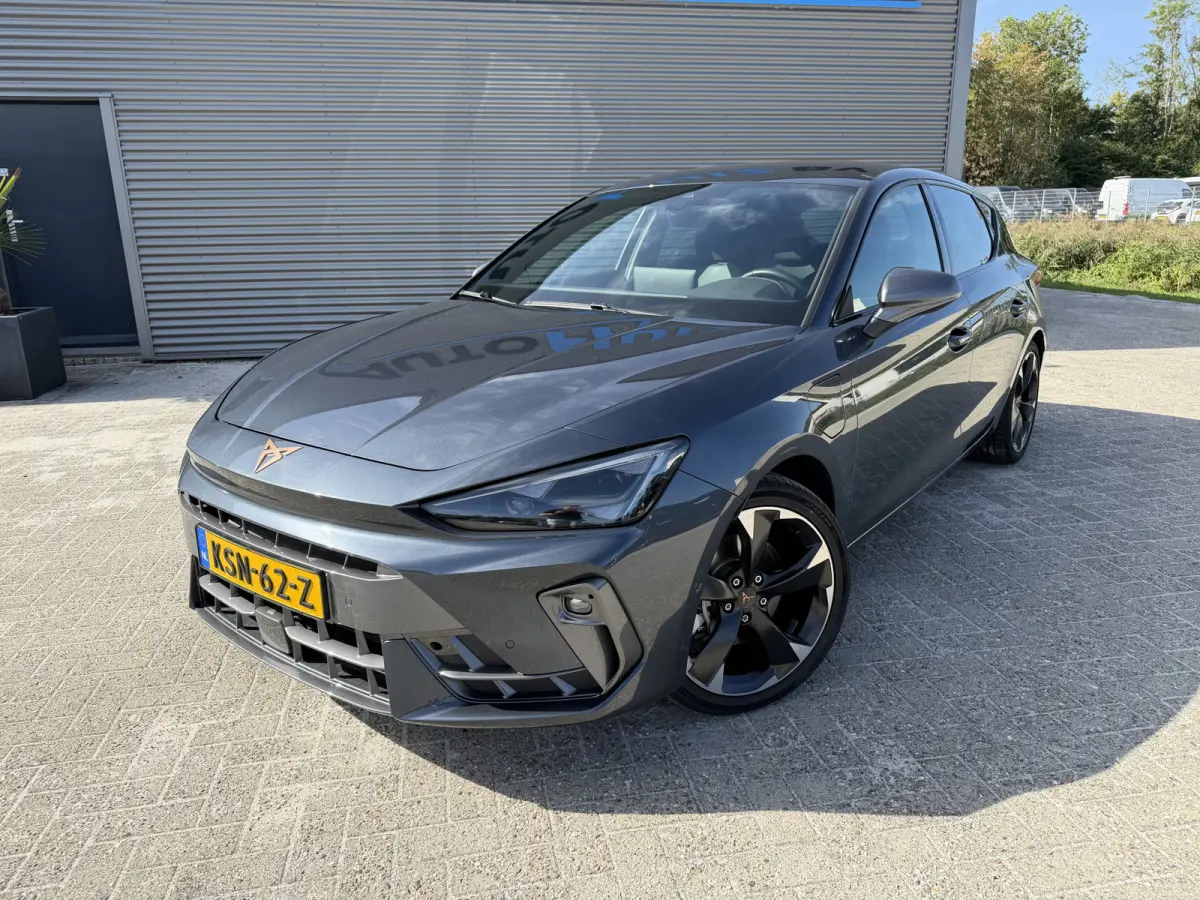 1.5 TSI e-Hybrid 204 PK Business Carplay Achteruitrijcamera Keyless Entry Stuurverwarming Matrix LED Elektrisch bereik (WLTP): Tot ca. 131 km!!