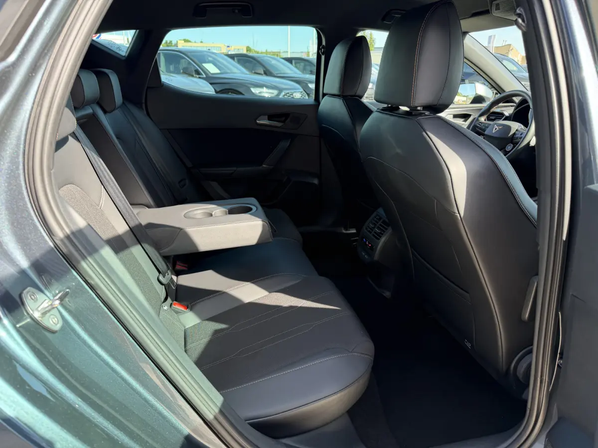 1.5 TSI e-Hybrid 204 PK Business Carplay Achteruitrijcamera Keyless Entry Stuurverwarming Matrix LED Elektrisch bereik (WLTP): Tot ca. 131 km!!