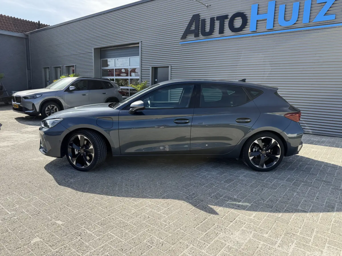 1.5 TSI e-Hybrid 204 PK Business Carplay Achteruitrijcamera Keyless Entry Stuurverwarming Matrix LED Elektrisch bereik (WLTP): Tot ca. 131 km!!