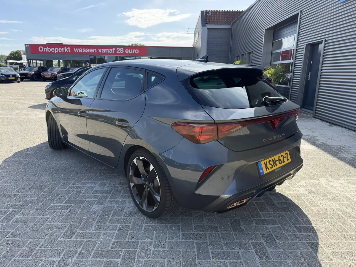 1.5 TSI e-Hybrid 204 PK Business Carplay Achteruitrijcamera Keyless Entry Stuurverwarming Matrix LED Elektrisch bereik (WLTP): Tot ca. 131 km!!