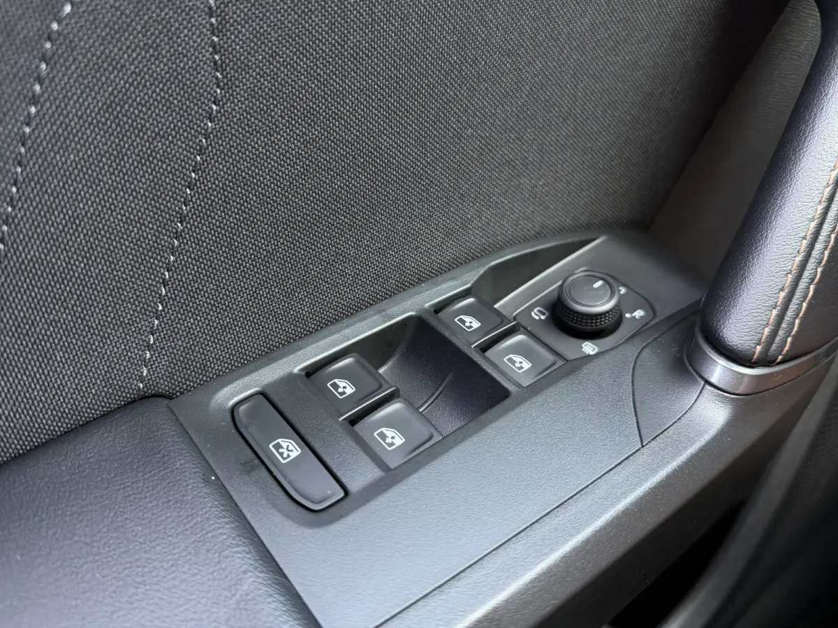 1.5 TSI e-Hybrid 204 PK Business Carplay Achteruitrijcamera Keyless Entry Stuurverwarming Matrix LED Elektrisch bereik (WLTP): Tot ca. 131 km!!