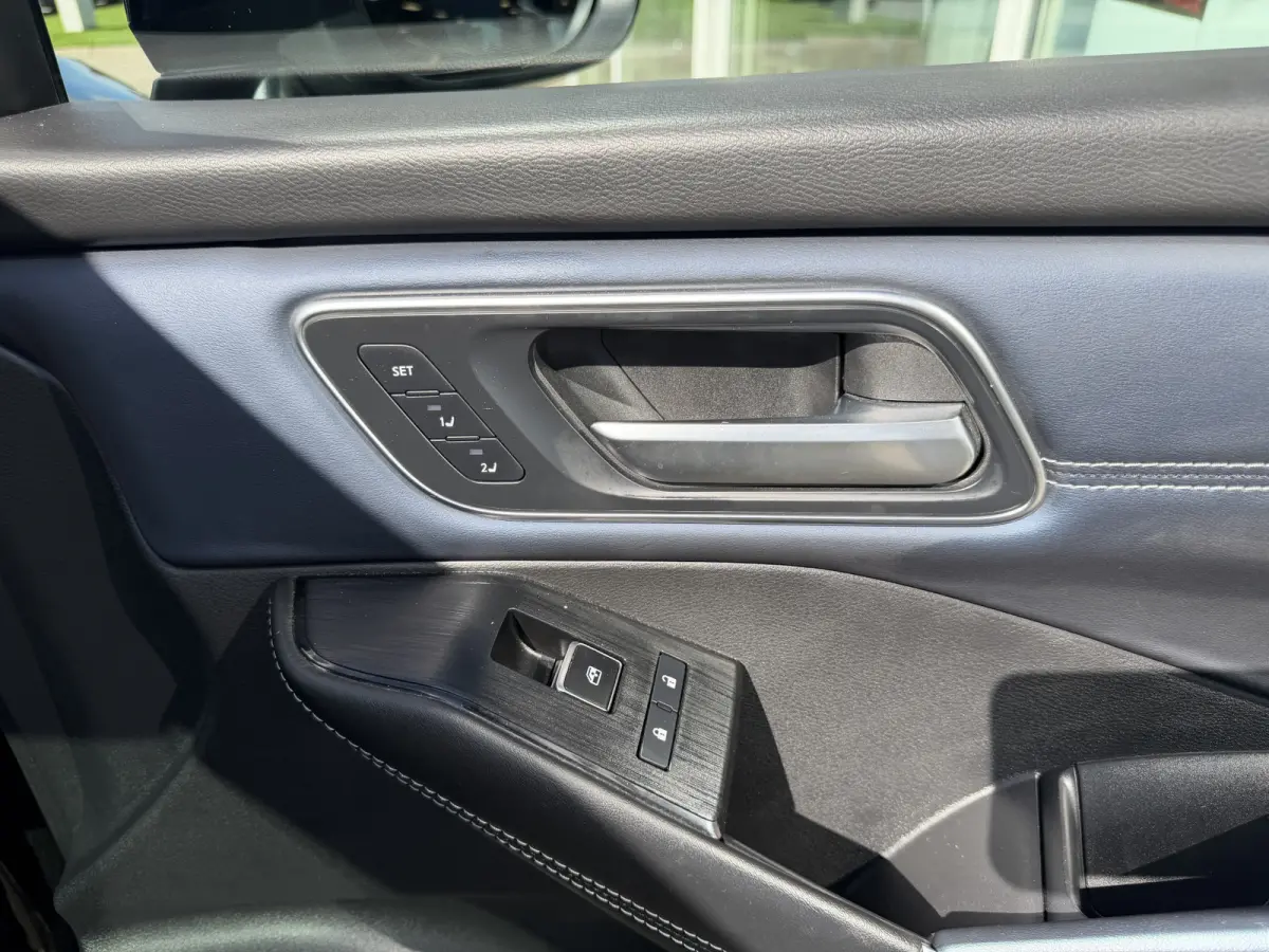 1.3 MHEV Xtronic Tekna Plus Massage | Panorama