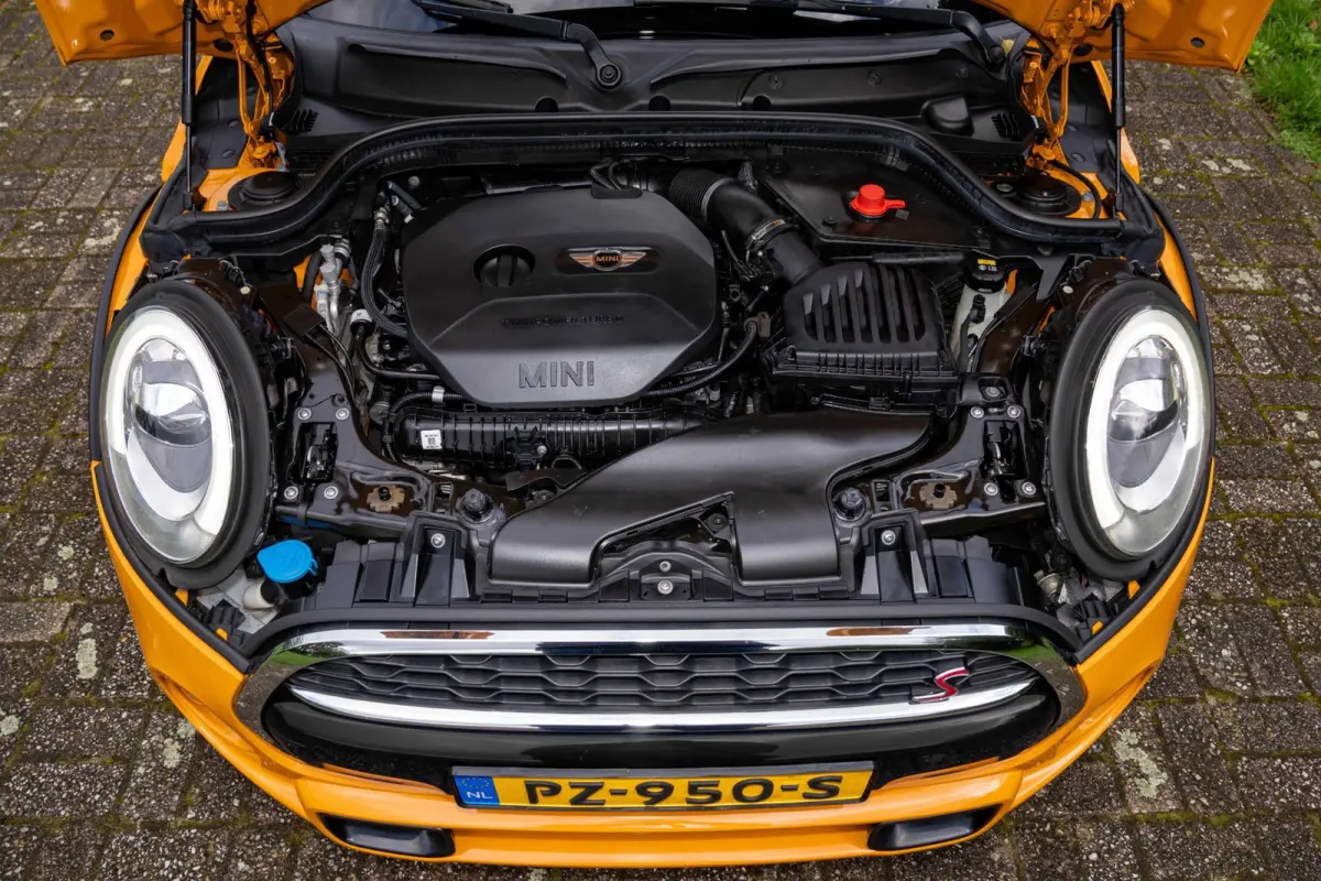 Mini 2.0 S Chili Serious Business Automaat +NAP NL-auto
