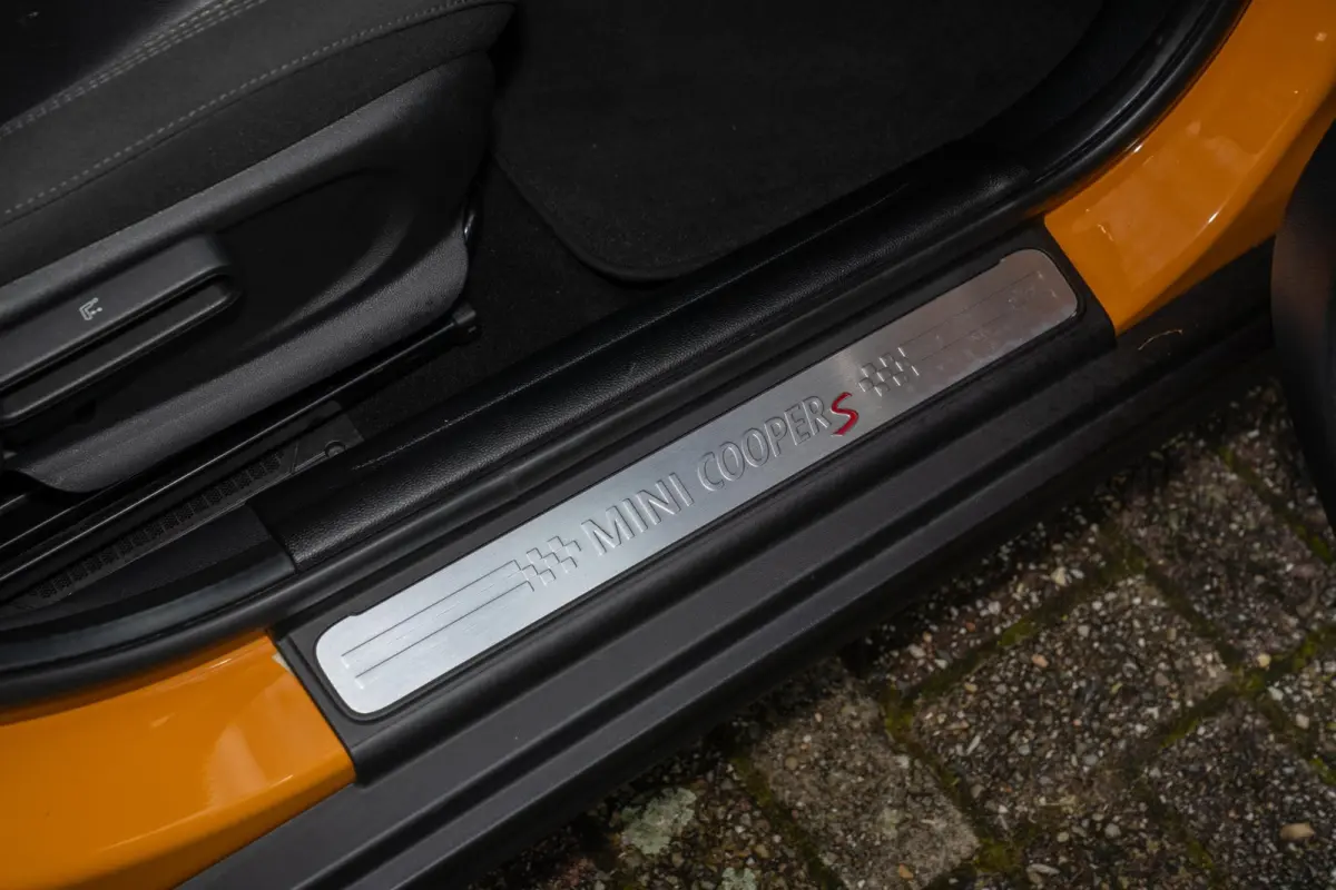 Mini 2.0 S Chili Serious Business Automaat +NAP NL-auto