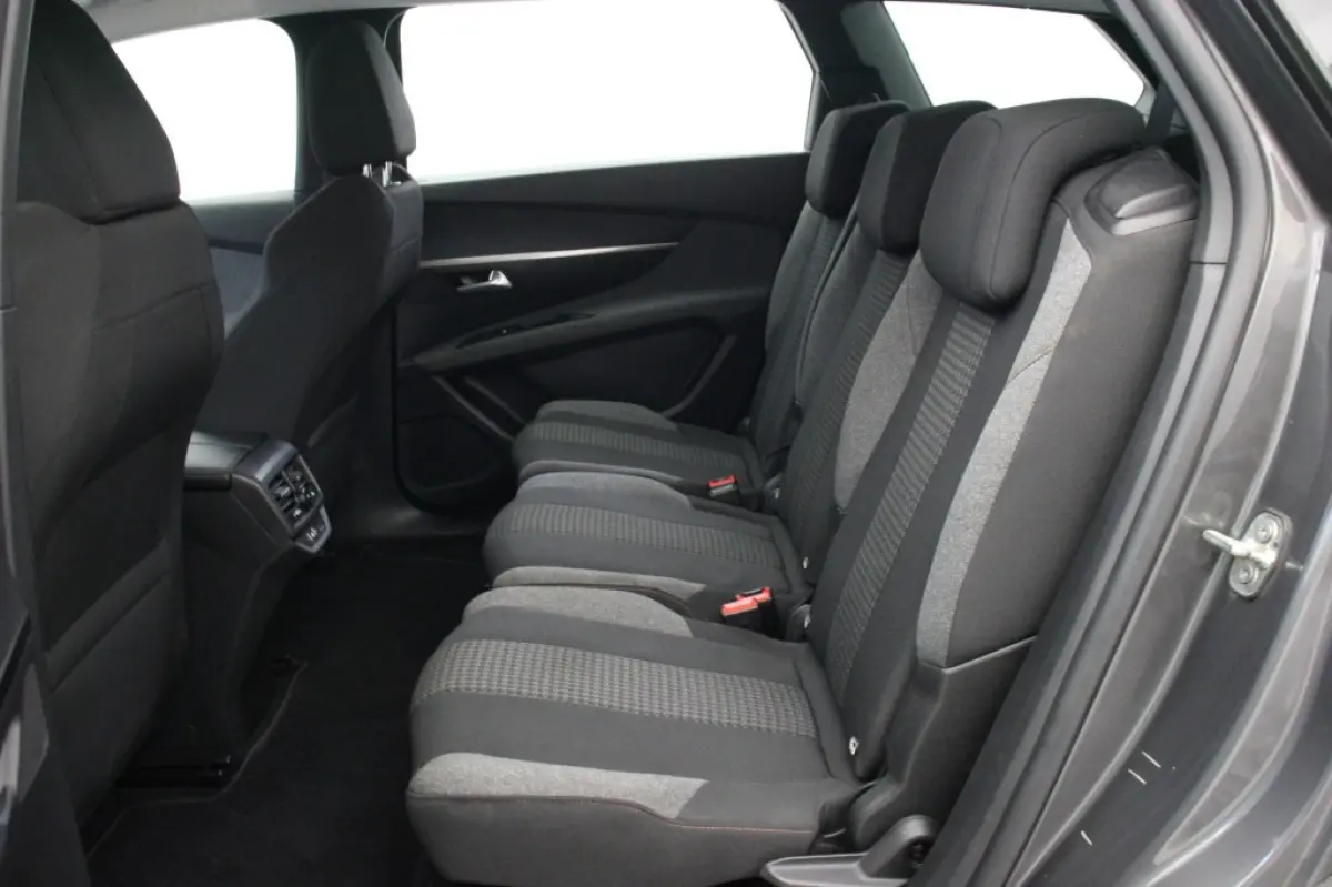 1.2 PureTech Active 7 Persoons - Digitaal Cockpit, Carplay, Camera