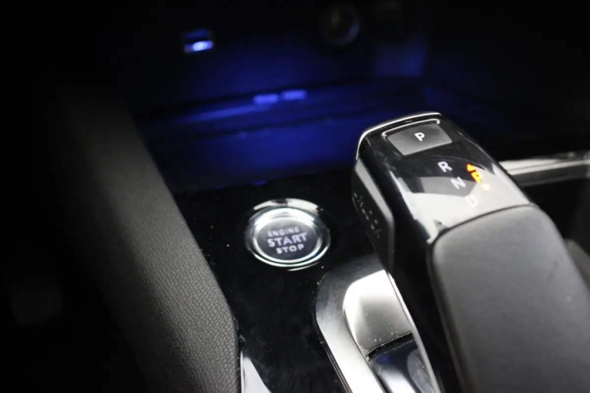 1.2 PureTech Allure Automaat - Digitaal Cockpit, Carplay, Camera, Half Leer