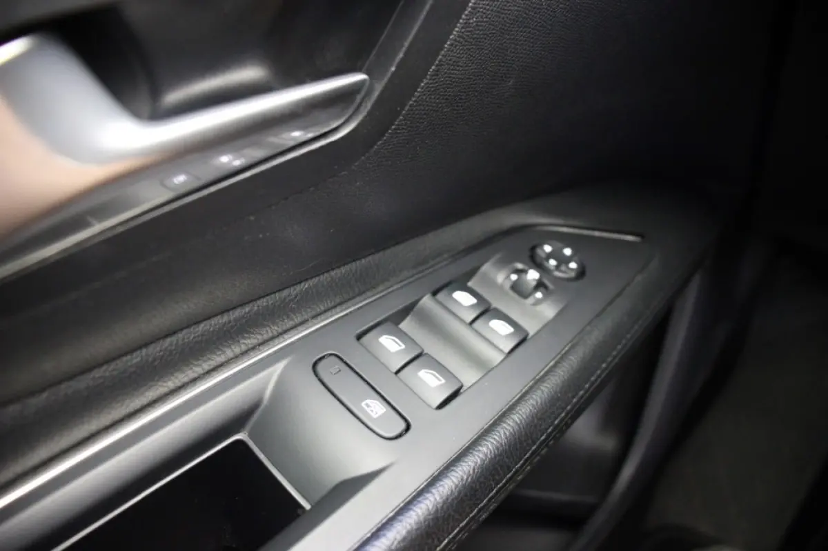 1.2 PureTech Allure Automaat - Digitaal Cockpit, Carplay, Camera, Half Leer