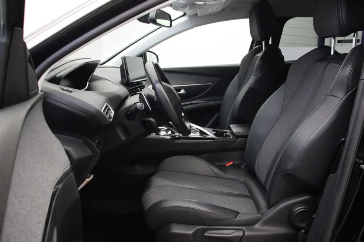 1.2 PureTech Allure Pack Business 7 Persoons Automaat - Carplay, Camera, Half Leer