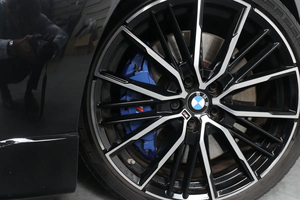 120i High Executive Edition | M- Perfomance Pack! | Open Dak | Leder | Sfeerverlichting | Camera | Sportstoelen | Clima | Stoel/Stuur Verwarming | Navi | LED | Cruise Control | Keyless