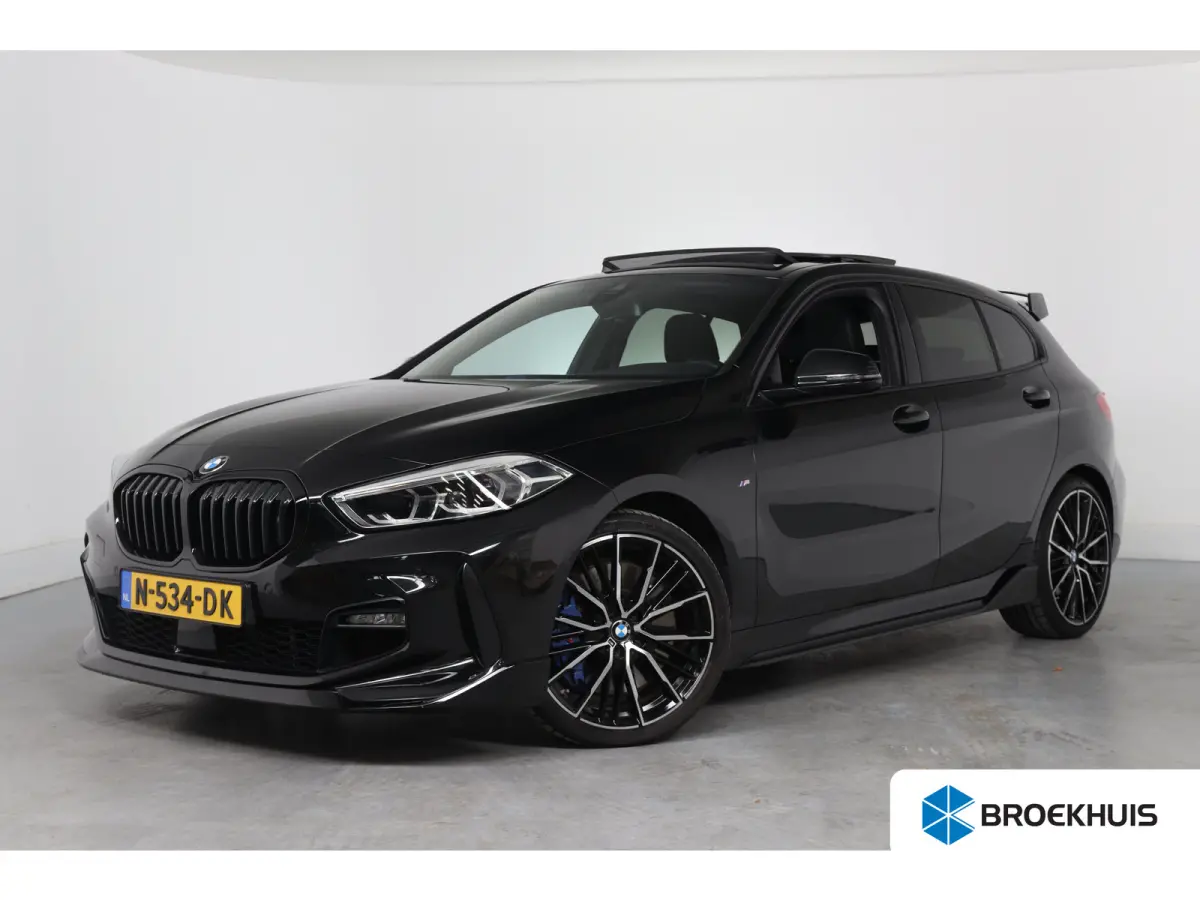 120i High Executive Edition | M- Perfomance Pack! | Open Dak | Leder | Sfeerverlichting | Camera | Sportstoelen | Clima | Stoel/Stuur Verwarming | Navi | LED | Cruise Control | Keyless