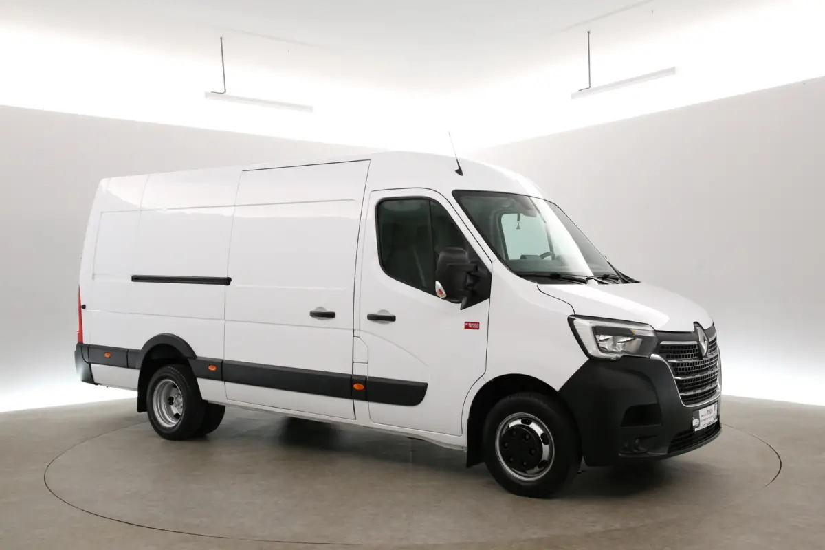 2.3 dCi 145PK L3H2 N1 | Airco | Camera | Cruise | 3 Zits | Dubbellucht | 3000KG Trekgew. | Carplay | Parkeersens.
