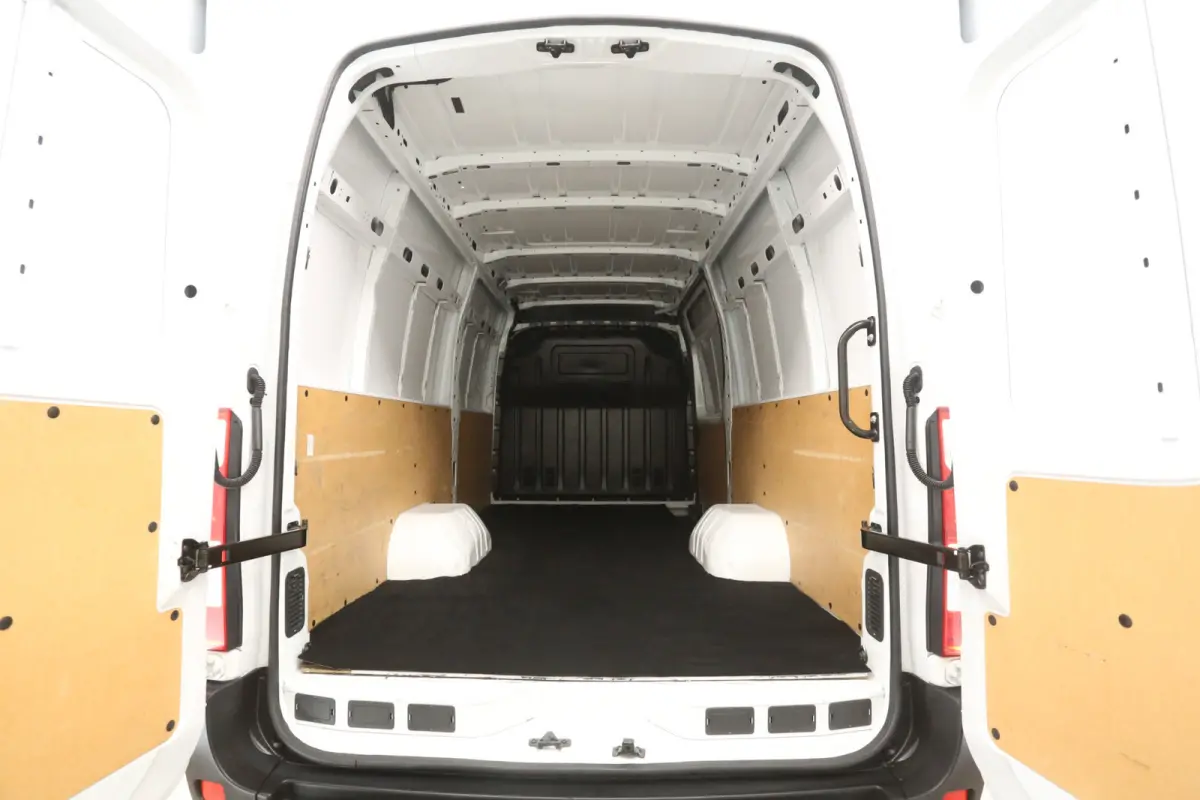 2.3 dCi 145PK L3H2 N1 | Airco | Camera | Cruise | 3 Zits | Dubbellucht | 3000KG Trekgew. | Carplay | Parkeersens.