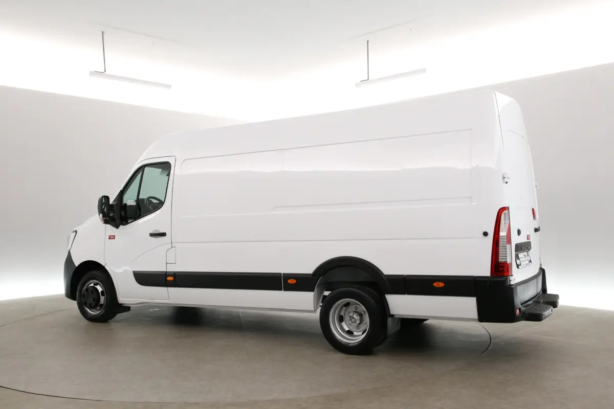 2.3 dCi 145PK L3H2 N1 | Airco | Camera | Cruise | 3 Zits | Dubbellucht | 3000KG Trekgew. | Carplay | Parkeersens.