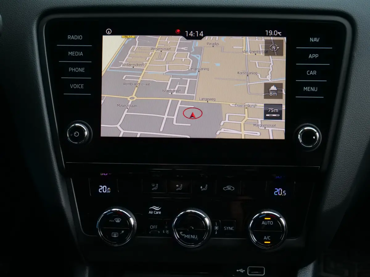 1.0 TSI Greentech Sport Business Navigatie / Privacy glas / 17 Inch