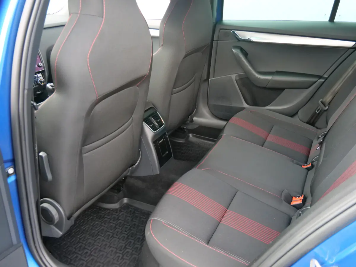 1.0 TSI Greentech Sport Business Navigatie / Privacy glas / 17 Inch