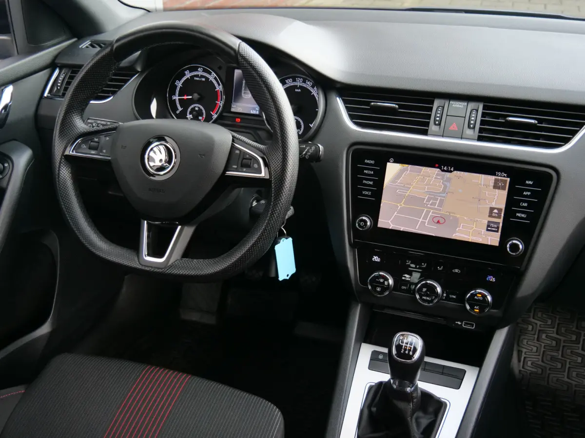 1.0 TSI Greentech Sport Business Navigatie / Privacy glas / 17 Inch