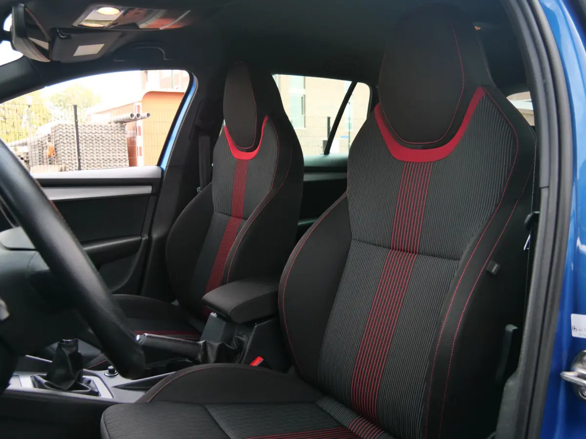 1.0 TSI Greentech Sport Business Navigatie / Privacy glas / 17 Inch