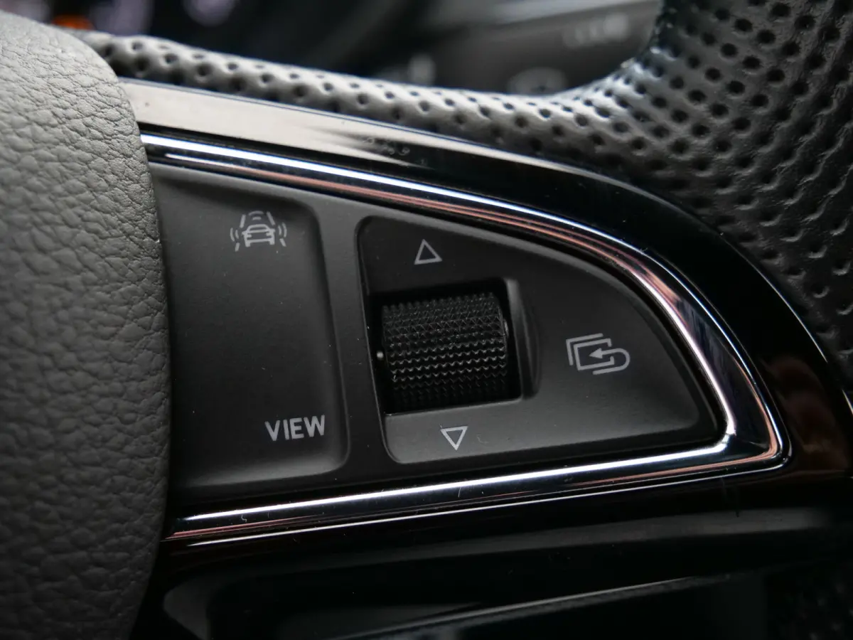 1.0 TSI Greentech Sport Business Navigatie / Privacy glas / 17 Inch