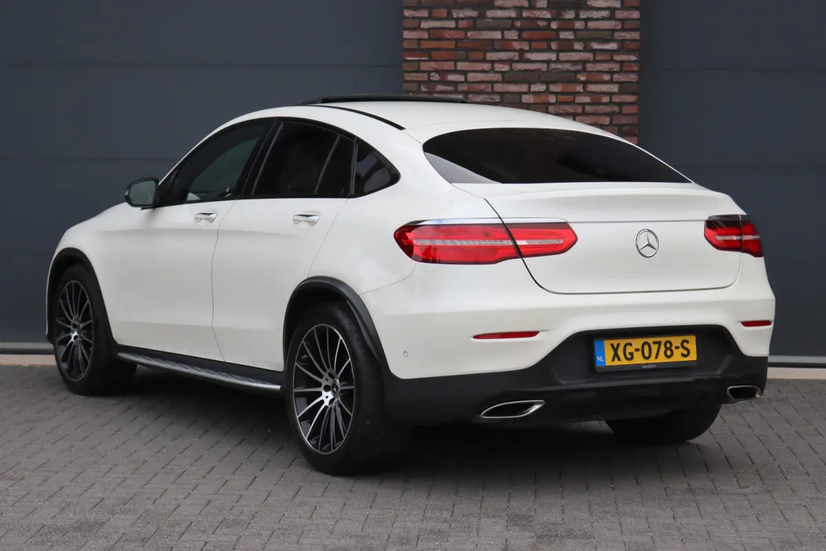 300 4MATIC AMG Line | Luchtvering | Burmester | Distronic+ | Standkachel | HUD | Schuifdak | Trekhaak | Led Intelligent Light | Surround Camera | Keyless Go |