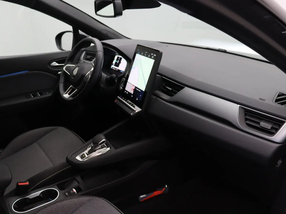 E-Tech full hybrid 145pk techno | Navigatie | Achteruitrijcamera | Parkeersensoren voor en achter | Climate control |