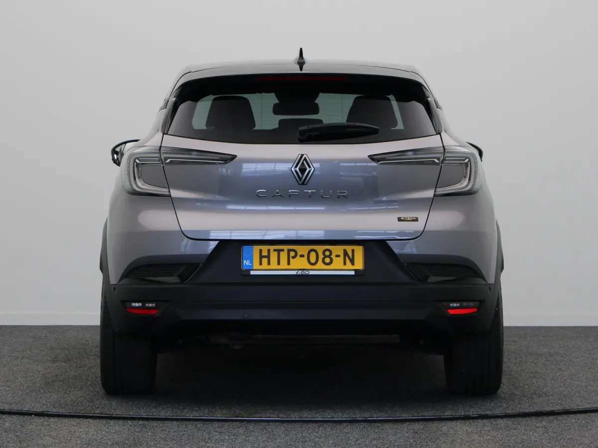 E-Tech full hybrid 145pk techno | Navigatie | Achteruitrijcamera | Parkeersensoren voor en achter | Climate control |